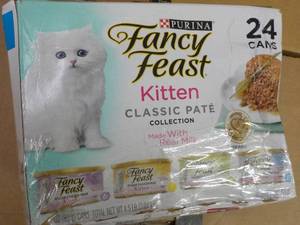 lot 136 image: Case of Purina Fancy Feast Kitten C...