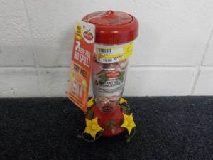 lot 179 image: Perky Pet Bird Feeder...