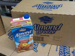 lot 206 image: Case of 12 - 32 oz Boxes Blue Diamo...