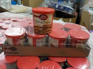 lot 209 image: Case of 8 - 15.5 oz Cans Betty Croc...