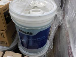 lot 40 image: 5 Gallon Pail Ecolab Ecotemp Ultra ...
