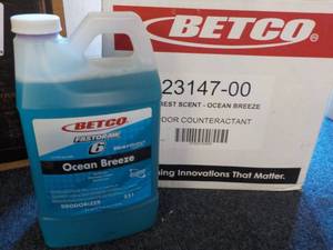 lot 46 image: 1 - 2 Liter Jug Betco Ocean Breeze ...