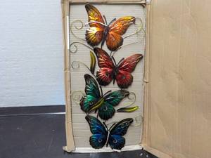 lot 67 image: Metal Wall Butterfly Dcor 20 x 10...