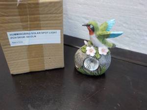 lot 69 image: Hummingbird Solar Spot Light...