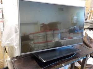 lot 239 image: 42 Flat Screen LGTV with Wall Moun...