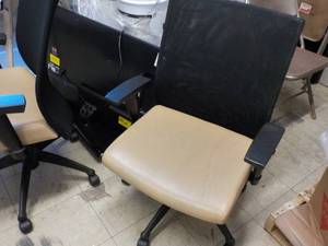 lot 258 image: Adjustable Office Chair...