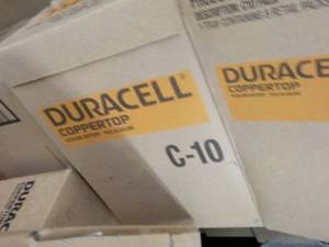 lot 294 image: Case of Duracell Coppertop C-10 Bat...