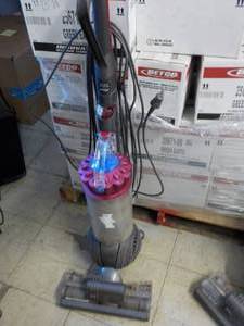 lot 351 image: Dyson Vacuum Cleaner- consigner sta...