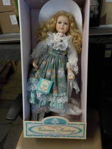 lot 353 image: Victorian Heritage Angela Collectio...