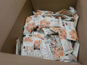 lot 362 image: Case of 200 or so Gomacro Protein P...
