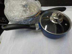 lot 380 image: 2 - 1 12 qt Sauce Pans with Glass ...