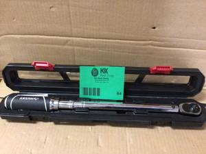 Husky 20 ft. lbs. to 100 ft. lbs. 38 in. Drive Torque Wrench Customer Returns See Pictures