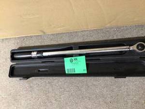 Husky 50 ft. lbs. to 250 ft. lbs. 12 in. Drive Torque Wrench Customer Returns See Pictures