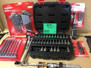 MIX LOT OF HUSKY MECHANIC TOOLS &amp MISC Customer Returns See Pictures