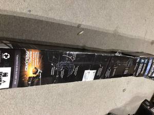 lot 29 image: LawnMaster NPTGSS2617A No-Pull Straight Shaft Trimmer 26cc 2-Cycle, Black Customer Returns See Pictures