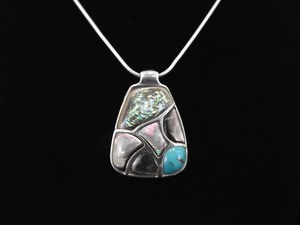 lot 10 image: .925 Sterling Silver Hopi Abalone and Turquoise Pendant Necklace