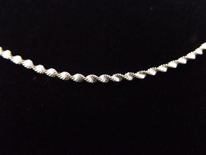 lot 38 image: .925 Sterling Silver Singapore Link Necklace