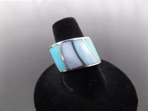 lot 54 image: .925 Sterling Silver Inlayed Turquoise and Mother of Pearl Ring Size 7.5