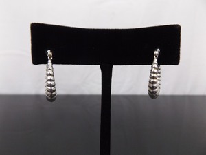 lot 100 image: .925 Sterling Silver Styled Oval Hoop Hook Latch Earrings