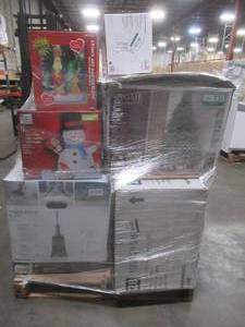 lot 104 image: WHOLESALE MIXED PALLET OF MISCELLANEOUS CHRISTMAS DECOR AND SMALL APPLIANCES
