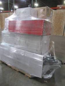 lot 106 image: WHOLESALE MIXED PALLET OF MISCELLANEOUS CHRISTMAS DECORATIONS