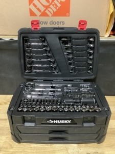 lot 46 image: Husky Mechanics Tool Set (290-Piece) See Pictures