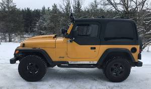 lot 2 image: 2000 Jeep Wrangler SE 4x4