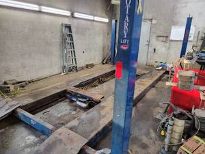 lot 1 image: Rotary 4 Post Lift - 12,000lb