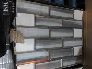 lot 39 image: Ombre Grigia 11.73 in. x 11.73 in. x 8mm Glass Mesh-Mounted Mosaic Tile (28.8 sq. ft.)