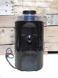 lot 10 image: Black & Decker JE2200B Juicer - lightly used