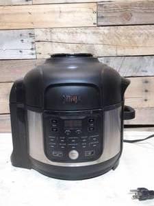 lot 17 image: Ninja - Foodi 11-in-1 6.5-qt Pro Pressure Cooker  Air Fryer with Stainless finish, FD302 - Stainless Steel
