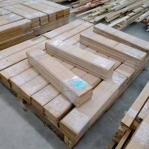 4 1316 x 38 Red Oak wProfiled Edges - 200 pcs (W4)