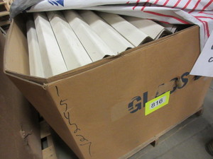 lot 816 image: A GAYLORD OF CARDBOARD CORNERS - NEW