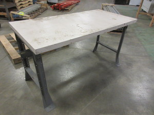 lot 824 image: SHOP TABLE BY WISCONSIN BENCH
