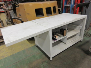 lot 827 image: MOBILE TABLE FOR SEWING, CRAFTS OR COMPUTING