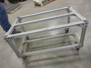 lot 832 image: SMALL MACHINE TRANSPORT CART