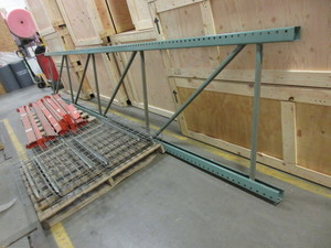 lot 843 image: PALLET RACKING