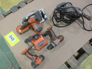 lot 848 image: ASSORTMENT OF WORKING POWER TOOLS