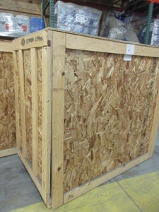 lot 855 image: USED CUSTOM MADE CRATE WITH ISPM STAMP