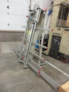 lot 859 image: MILWAUKEE HEAVY DUTY PANEL SAW SET UP - NO SAW INCLUDED