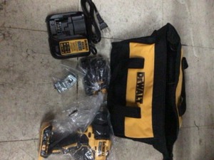 DEWALT ATOMIC 20-Volt MAX Cordless Brushless Compact 12 in. DrillDriver, (1) 20-Volt 1.5Ah Batteries, Charger & Bag
