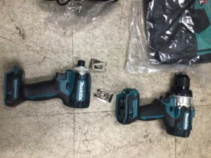 Makita 18-Volt LXT Lithium-Ion Brushless Cordless Drill Driver and Impact Driver Tools and a Charger in a like new condition does NOT include batteries