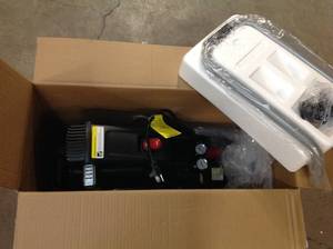 lot 37 image: Husky 8 Gal Compressors open box in like new condition