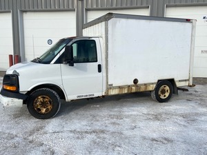 2004 GMC Contractors Cube Van