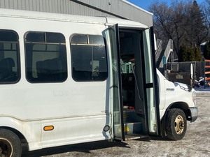 2011 Ford E.450 Passenger Bus  Shuttle Bus