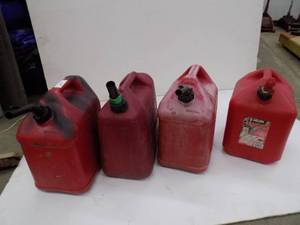 Gas Cans (5 gallon)