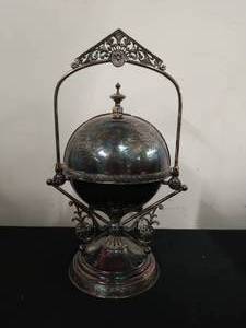 lot 47 image: Vintage Silverplated Butter Dish