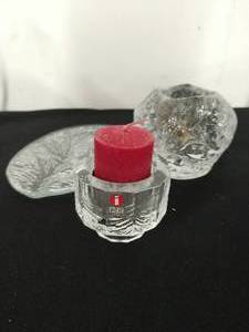 lot 89 image: Collection of Glass or Crystal Dcor
