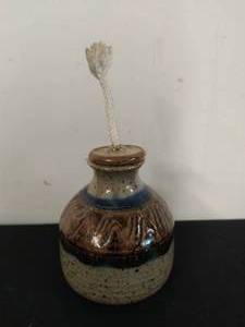 lot 96 image: Ceramic Oil Lamp