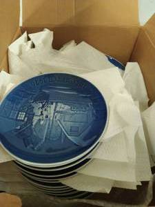 lot 105 image: Huge Collection of B&G Collector Plates